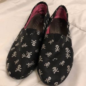 Toms limited edition skull shoes